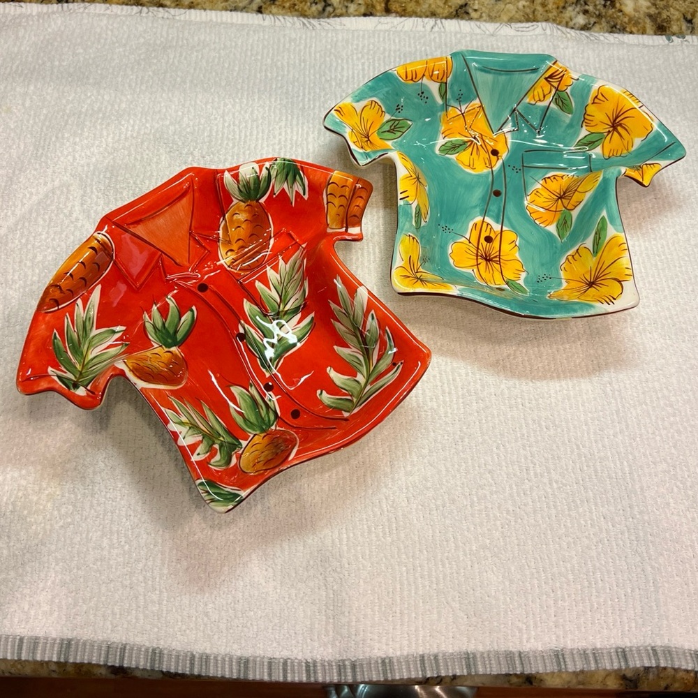 Clay Art Hawaiian Shirt Bowl Set of 2 Ceramic Luau Theme Candy/Nut
Bowls Party